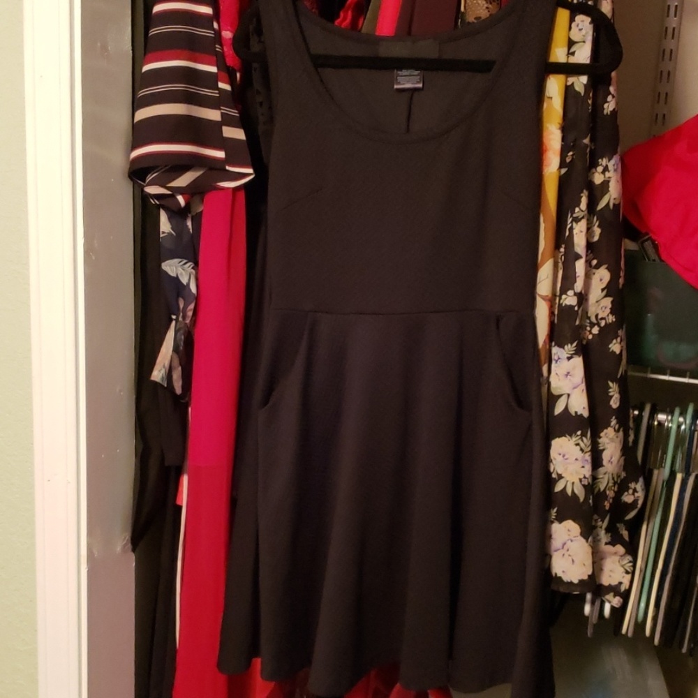 EUC Kardashian Collection Dress w/pockets
